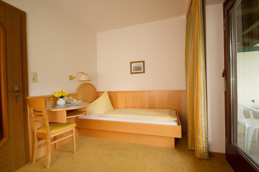 Hotel Garni Sonnblick Bad Kleinkirchheim Quarto foto
